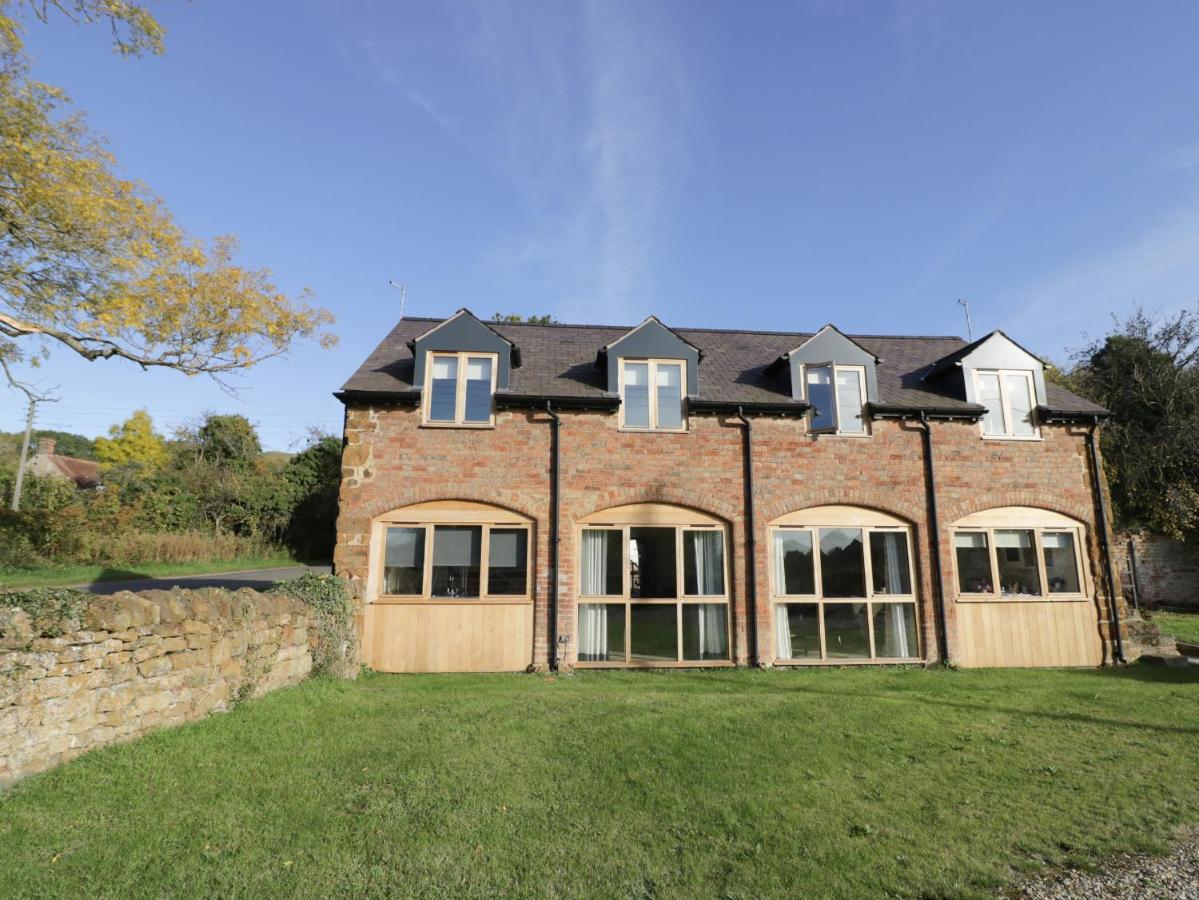 The Granary Villa Саутъм Екстериор снимка
